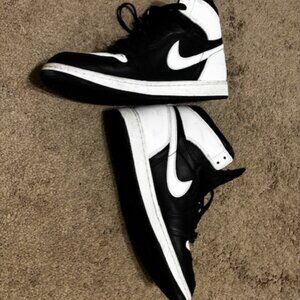 NIKE AIR JORDAN 1 RETRO HIGH OG BLACK/WHITE-WHITE MENS SIZE 10.5 EUC